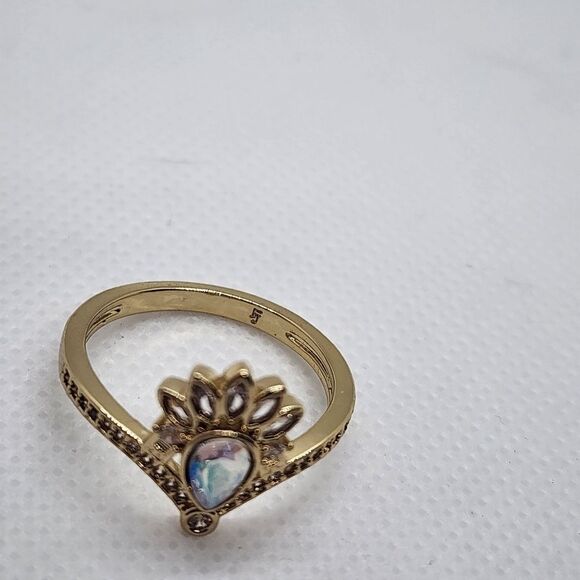 Fragrant Jewels Nutcracker Collection Aurora Borealis & Clear Rhinestone Ring - Picture 6 of 7